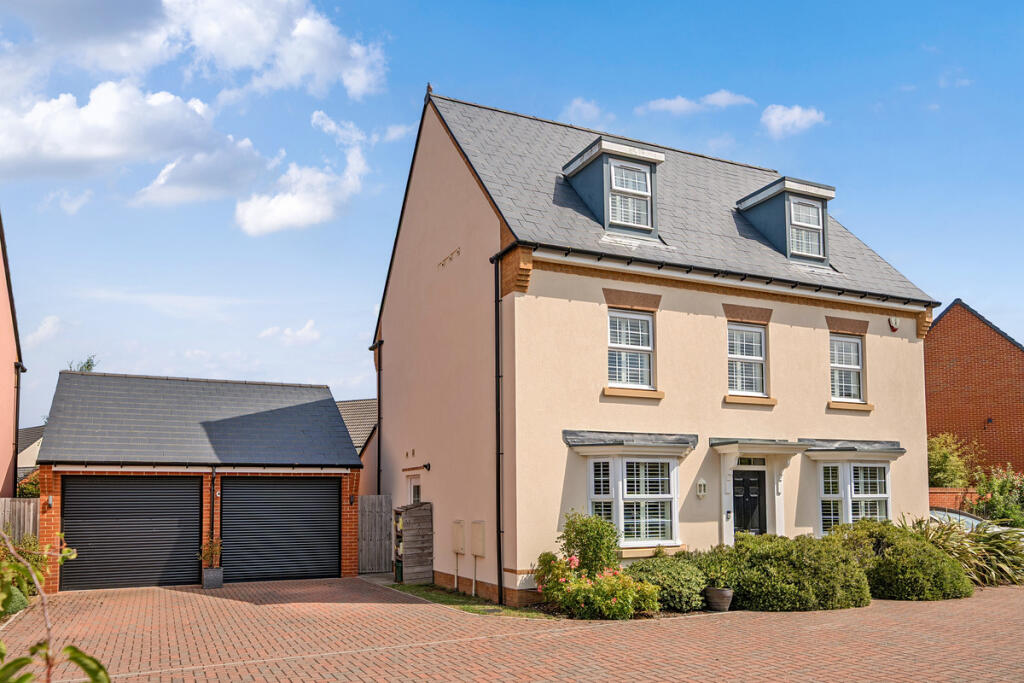 5-bed detached on Barley Fields, Bristol, United Kingdom, BS35, £740,000