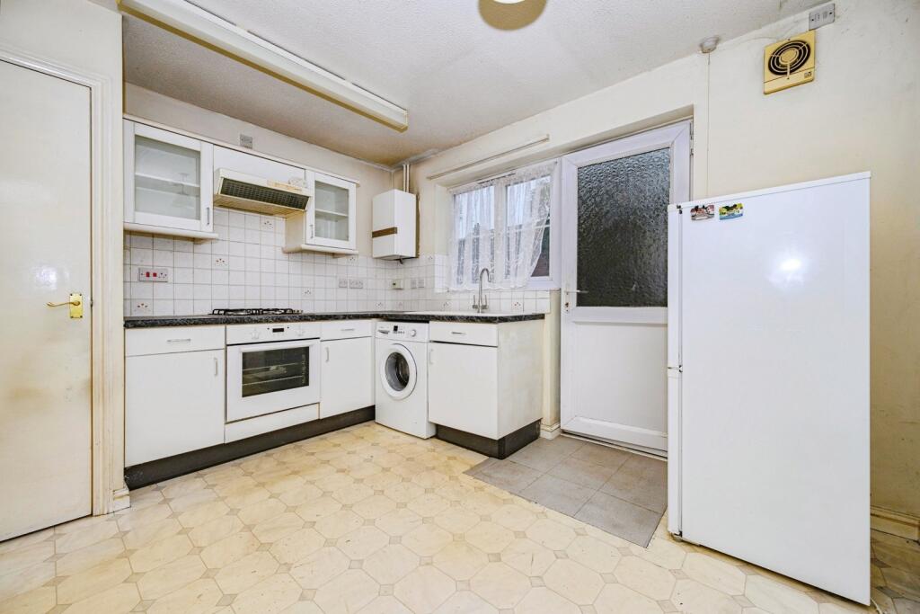 House in Luton, Limbury - View 4