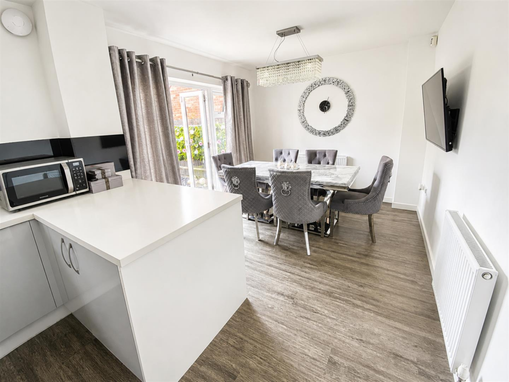 Jamie Marcus Way, Oadby, Leicester photo 4