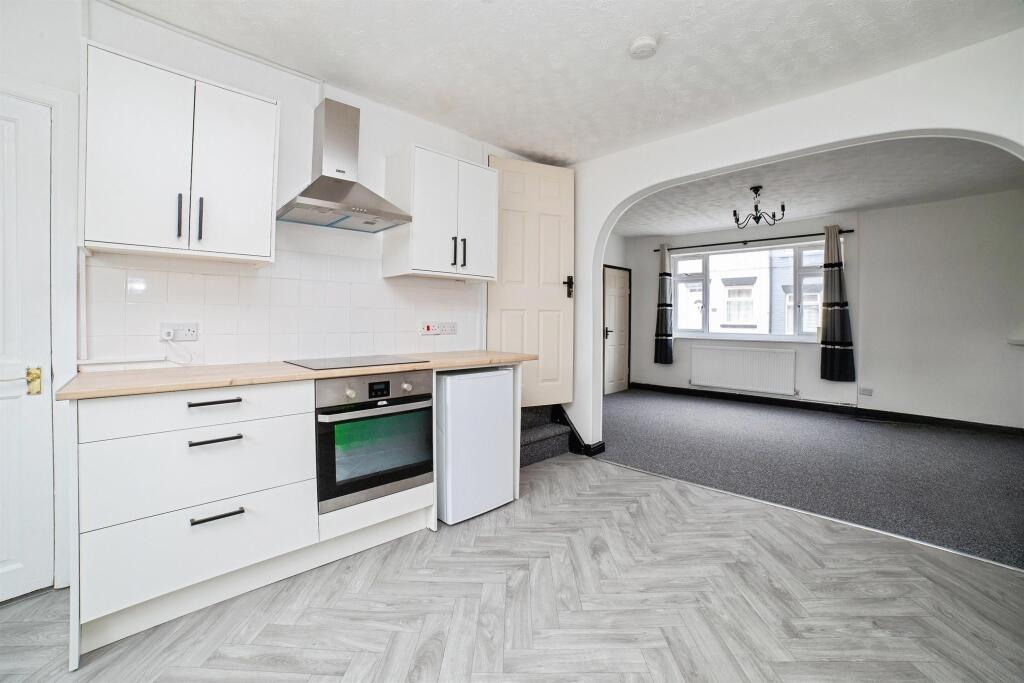 Portland Street, New Houghton, Mansfield photo 4