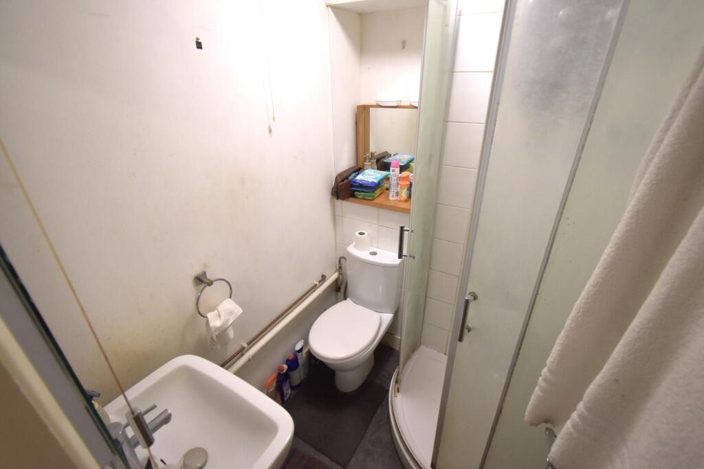 Apartment in Dartford, Kent - View 5