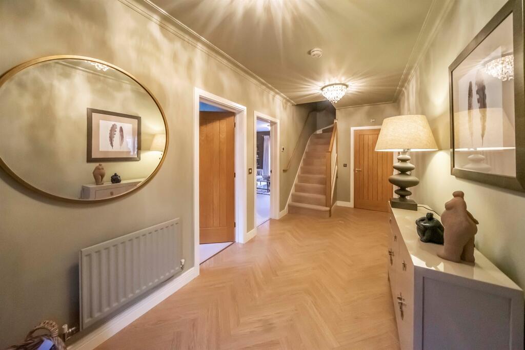 Chapel Drive, Aston Clinton, Aylesbury photo 4