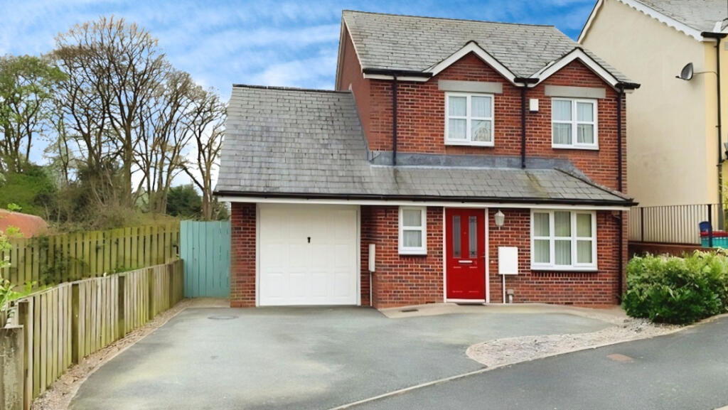 3-bed detached on 16 Nant Rhyd-Hir RHAYADER LD6 5DZ, £249,950