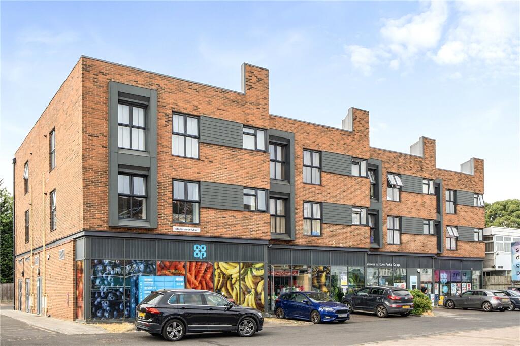 Apartment in London, Upper Elmers End - View 2