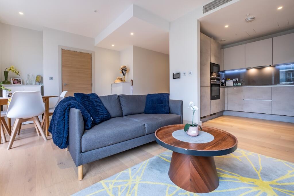 Apartment in London - View 5
