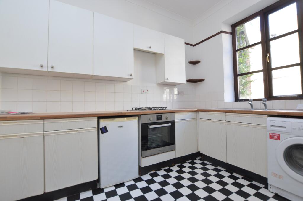 Apartment in Norwich - View 2