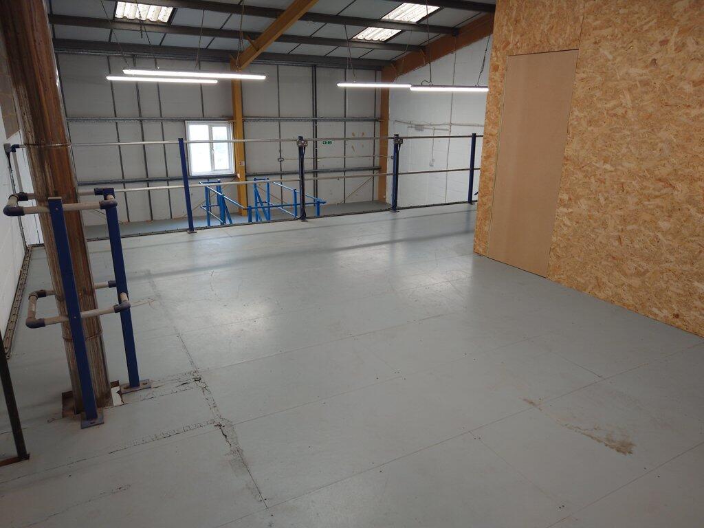 Photo 10. Mezzanine 2.