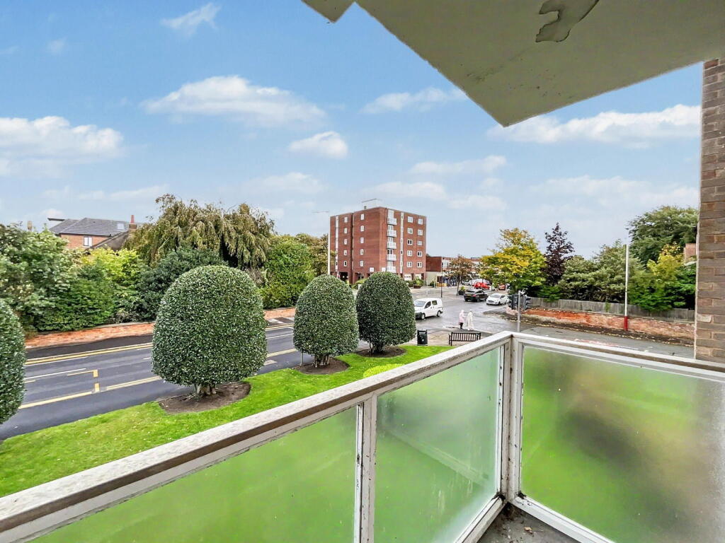 Apartment in Preston - View 5