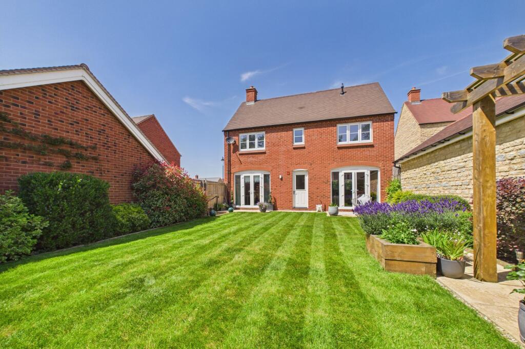 House in Towcester, West Northamptonshire - View 2