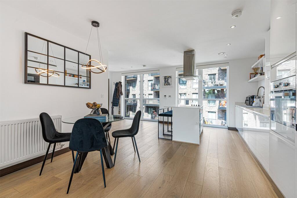 Apartment in Watford - View 4