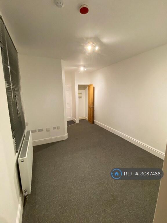 Apartment in Plymouth - View 5