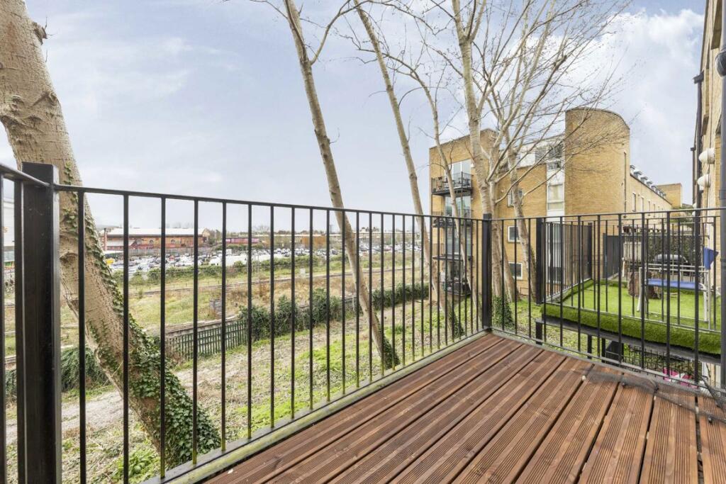 House in London - View 4