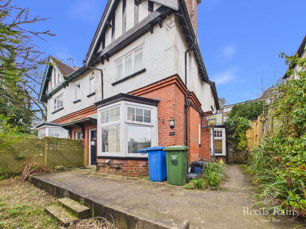 Main image of property: Park Avenue, Scarborough, North Yorkshire, YO12