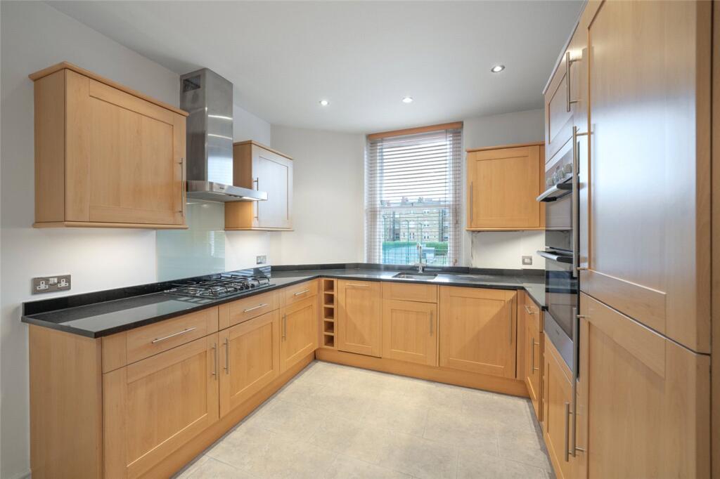 Apartment in London - View 5