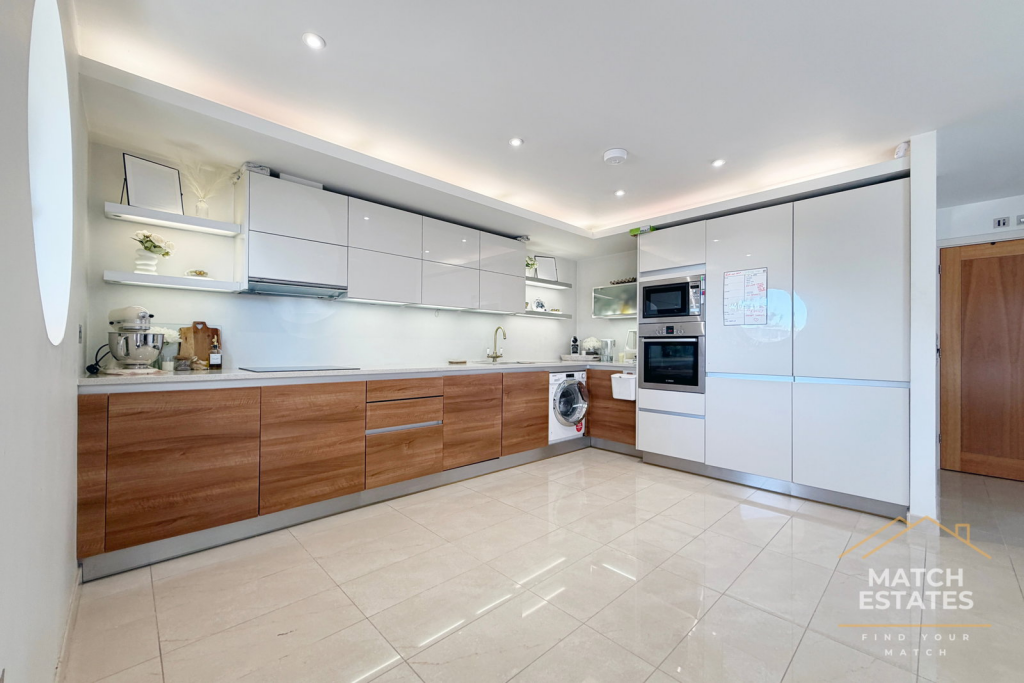 Apartment in Sandgate, Golden Valley - View 3