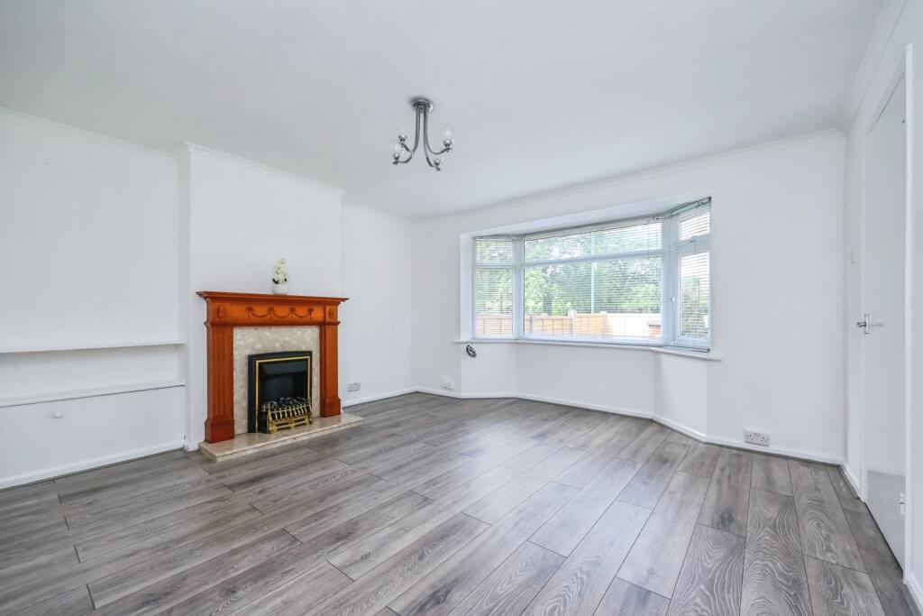 Gardendale Avenue, Clifton, Nottingham, NG11 - View 2