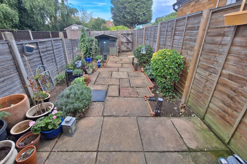 House in Barton-le-Clay, Central Bedfordshire - View 4