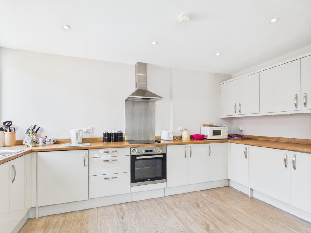 Main image of property: Havant Road, Drayton, Portsmouth, PO6