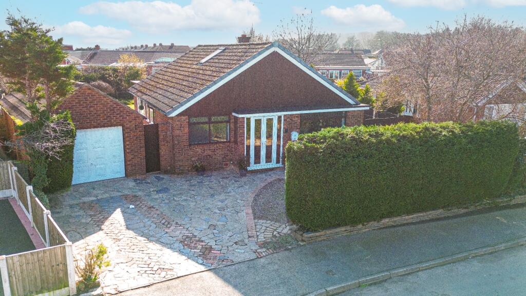 Main image of property: Merllyn Avenue, Connah's Quay, Deeside, Flintshire, CH5 4TA