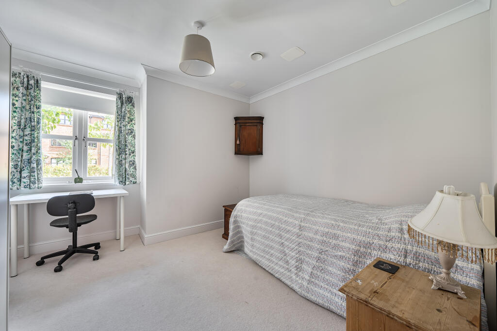 Apartment in Southampton - More