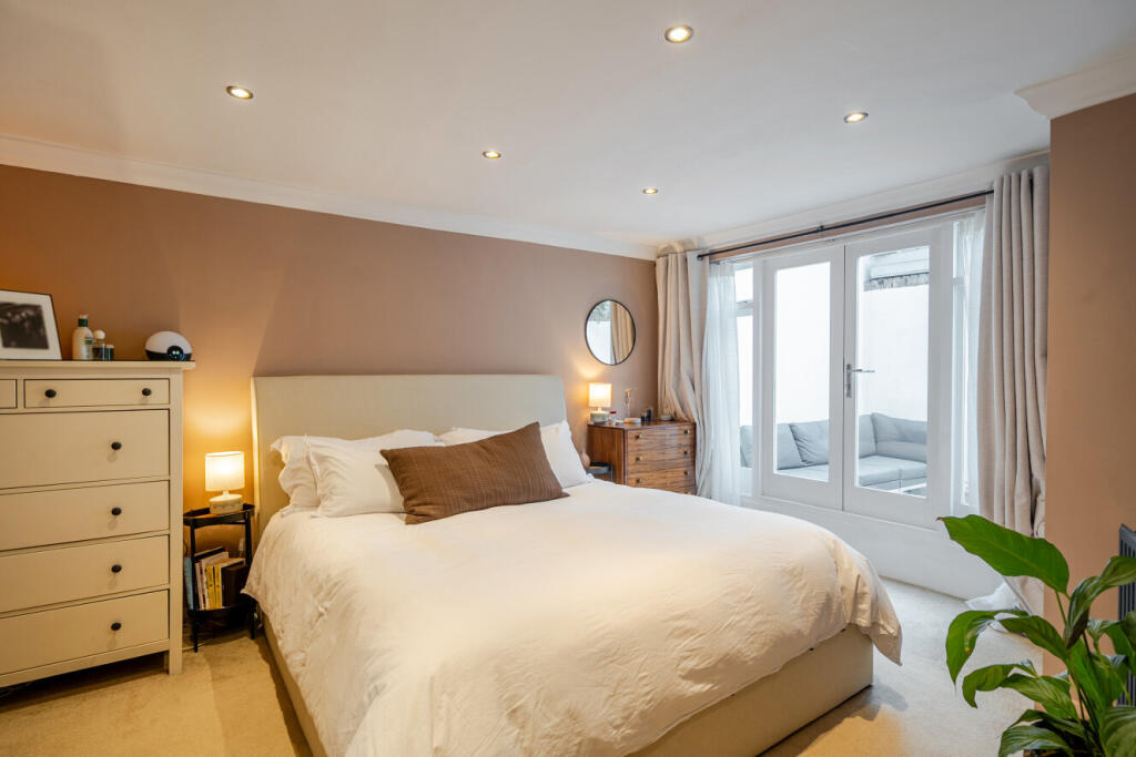 Apartment in London - View 3