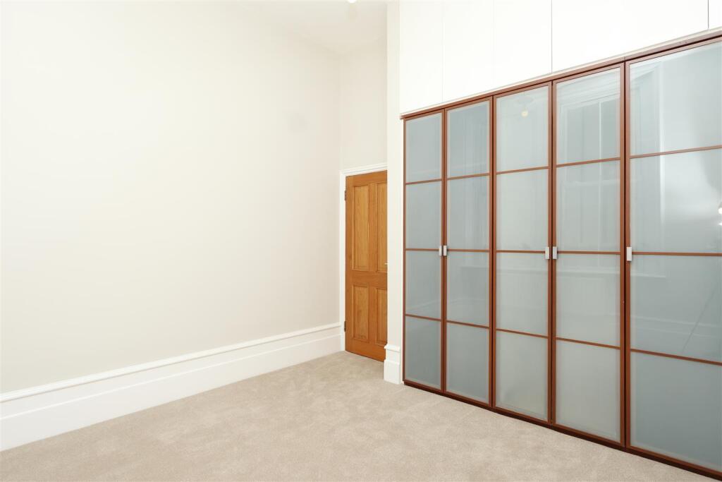 Apartment in Tonbridge - View 4