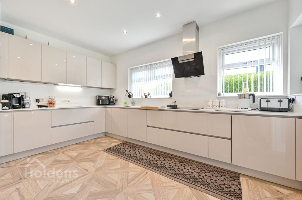 House in Preston, Grimsargh - More