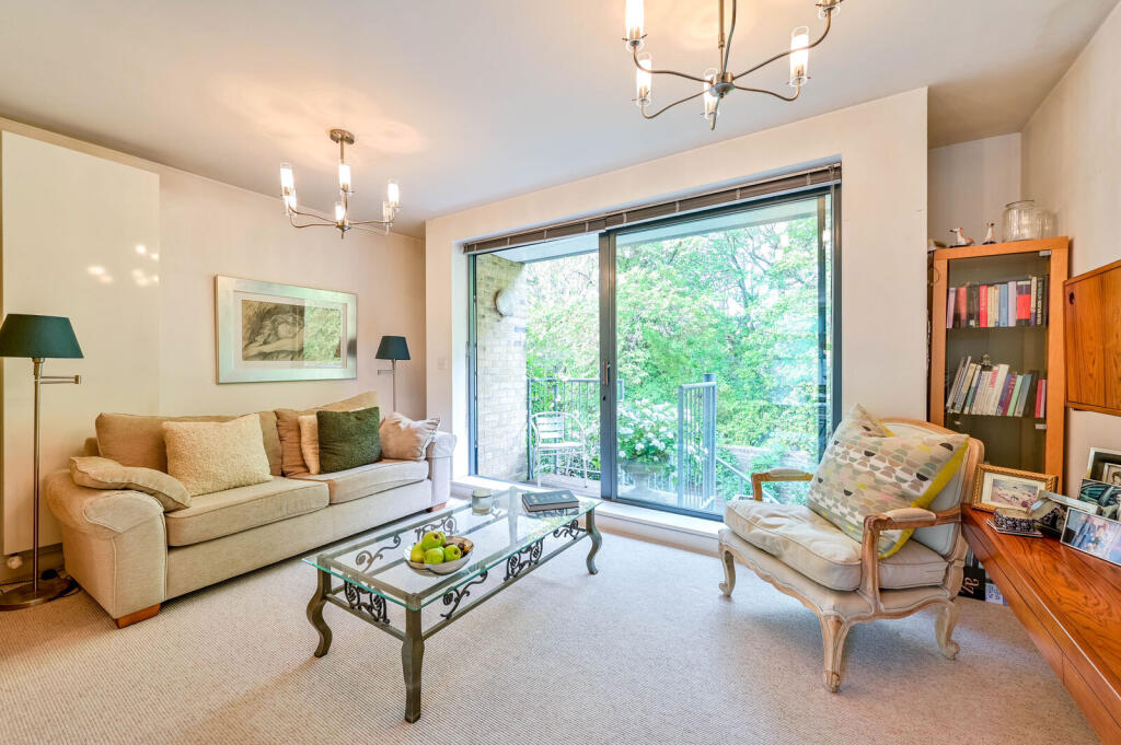 Main image of property: Roehampton Vale, Kingston Vale, London, SW15