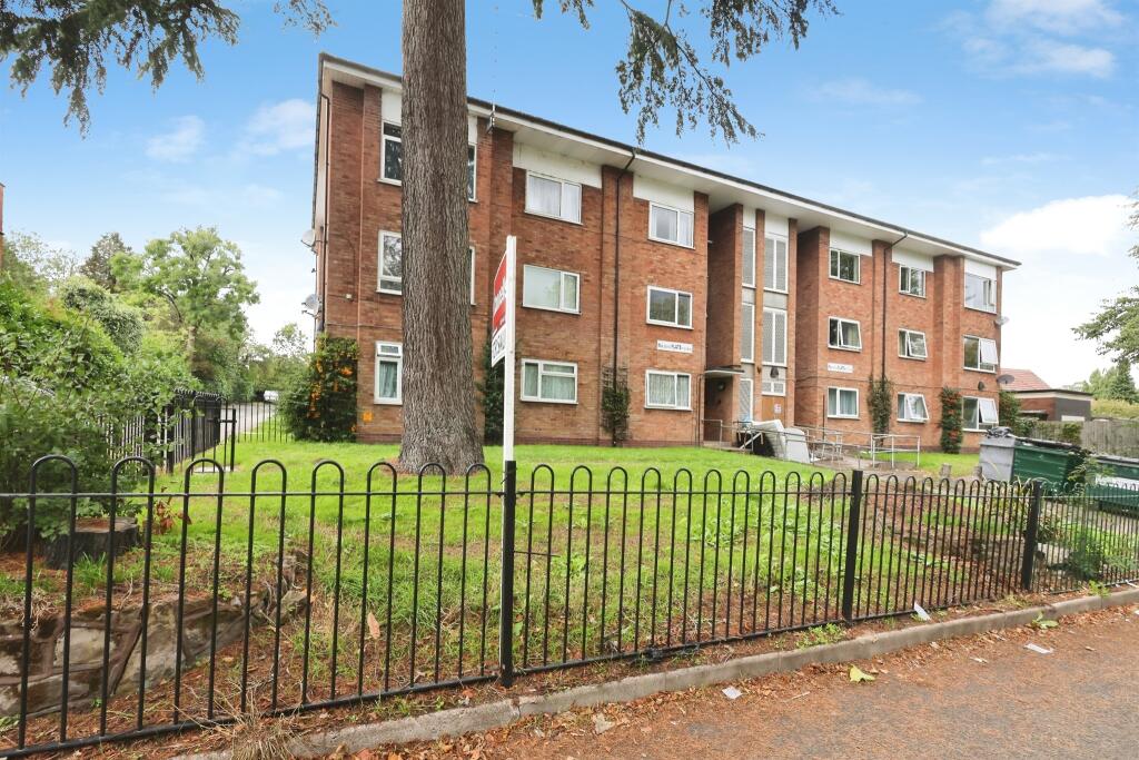 2-bed flat on Alcester Road South, Birmingham, £155,000