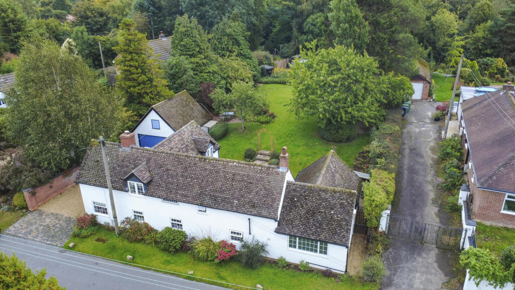 Parish Hill, Bournheath, Bromsgrove B61 9JH