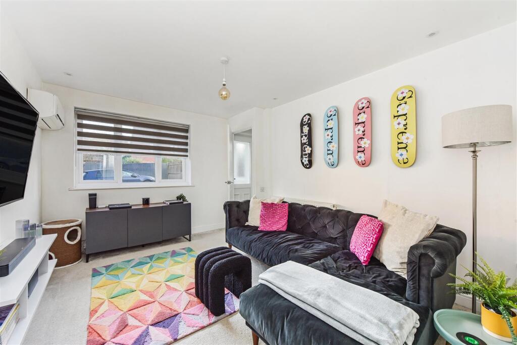 House in Havant, Waterlooville - View 4