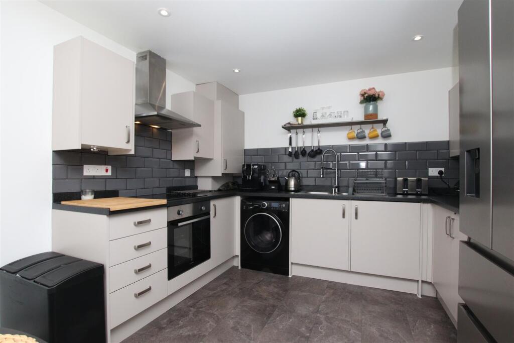 Cobley Court, Pinhoe, Exeter - 75% Shared Ownership photo 2