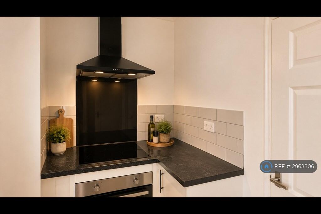 Apartment in Hull, Kingston upon Hull - View 4