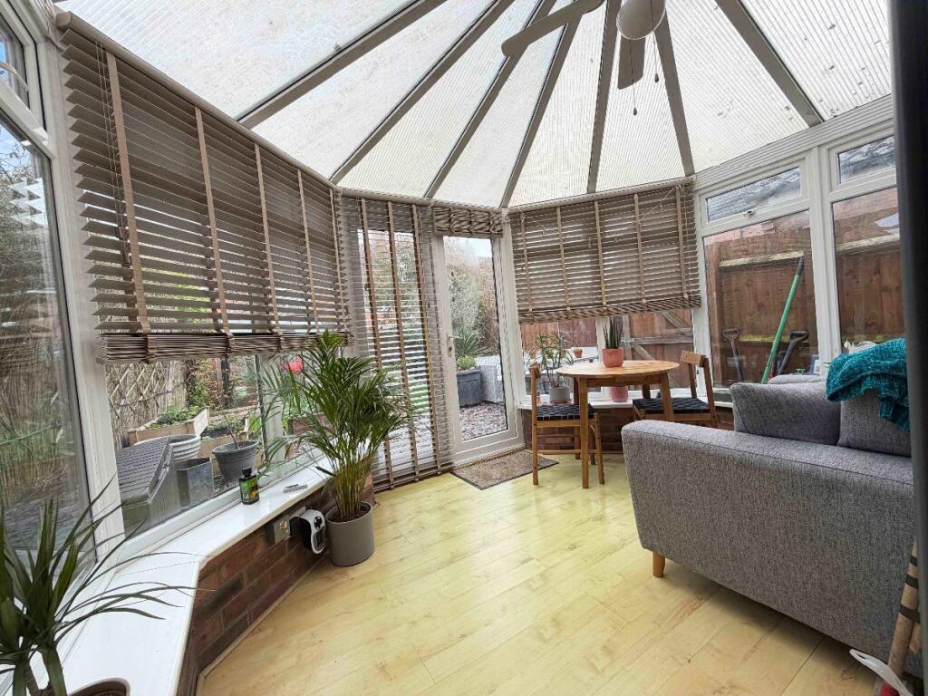 House in Warwick - View 4