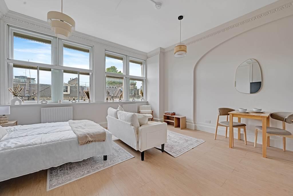 Apartment in London, Earl's Court - View 4