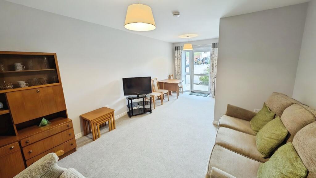 Blue Cedar Close, Yate, Bristol photo 5