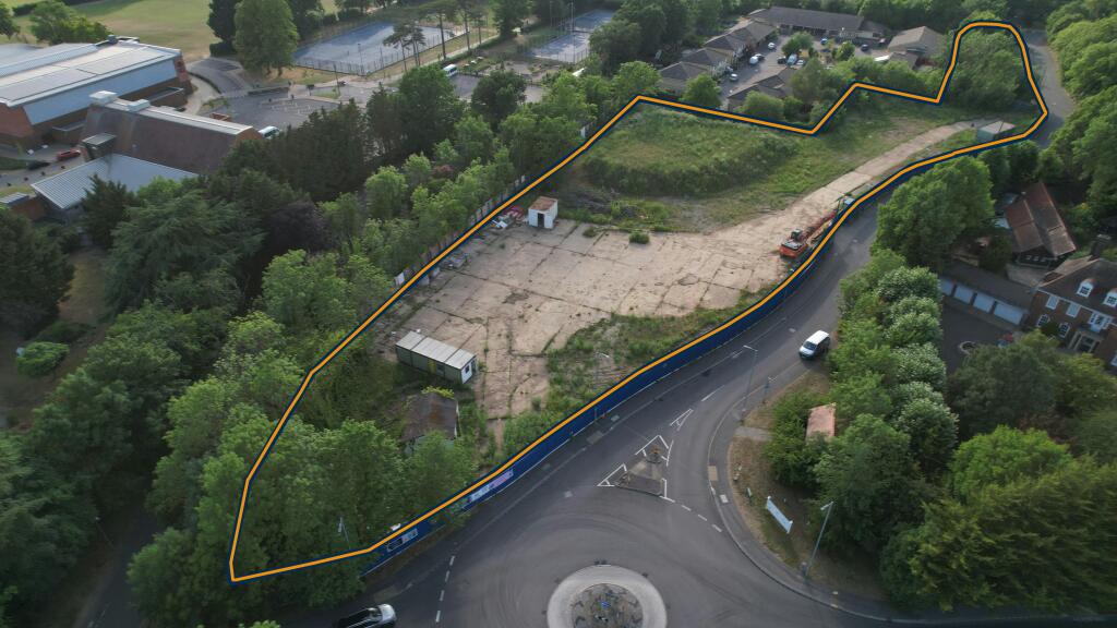 land off grange farm outline.jpg