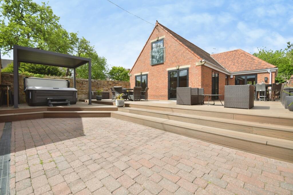 Main image of property: Old Road, Chesterfield, Derbyshire, S40