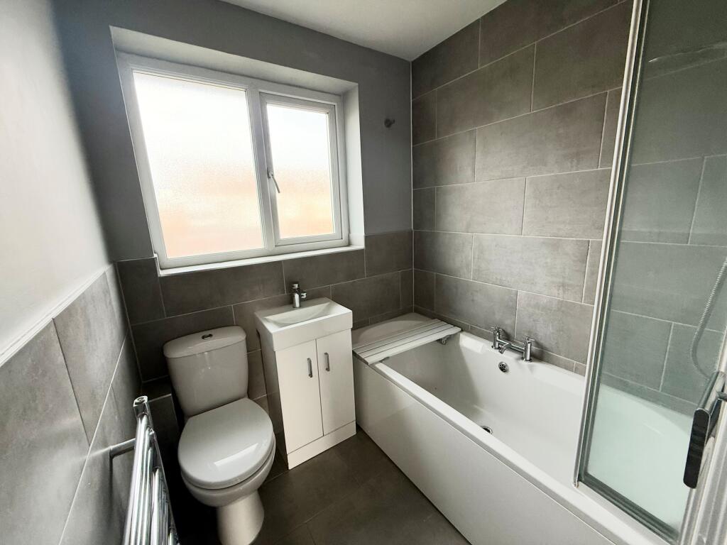 Redhoave Road, Canford Heath photo 4