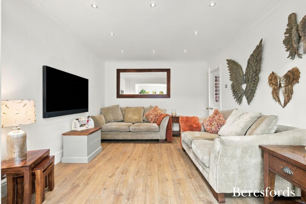 House in London, Collier Row - View 3