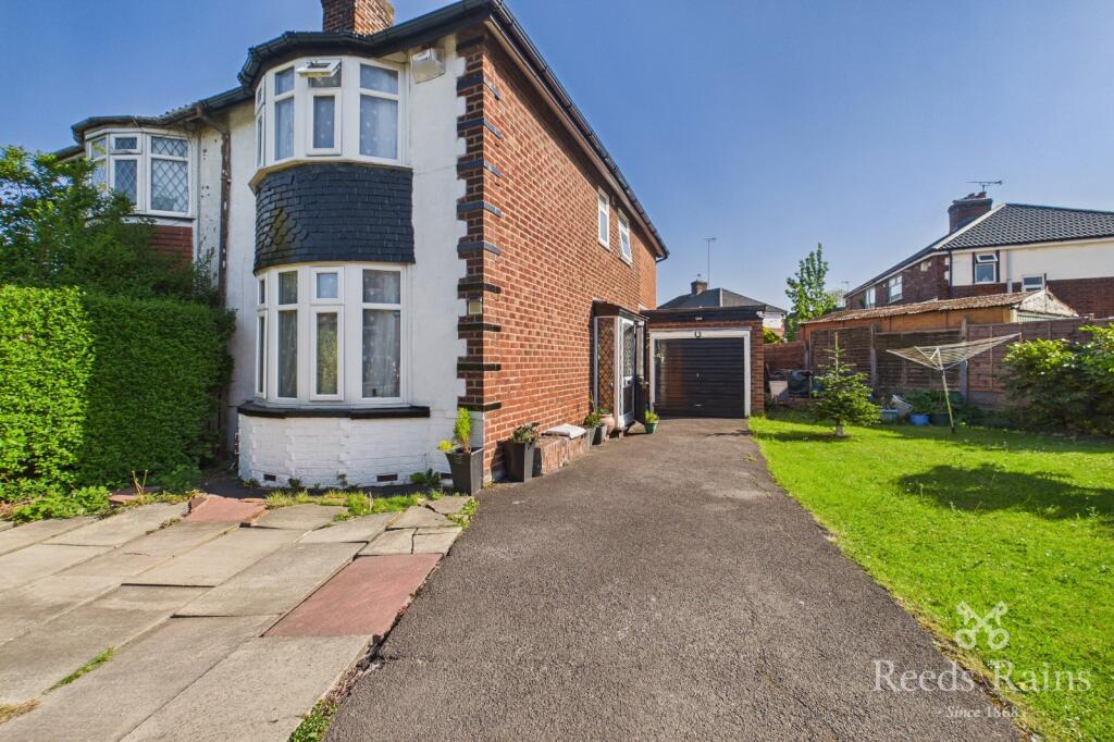 Main image of property: Chandos Grove, Salford, Greater Manchester, M5
