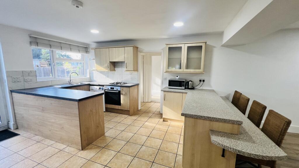 House in Slough - View 3