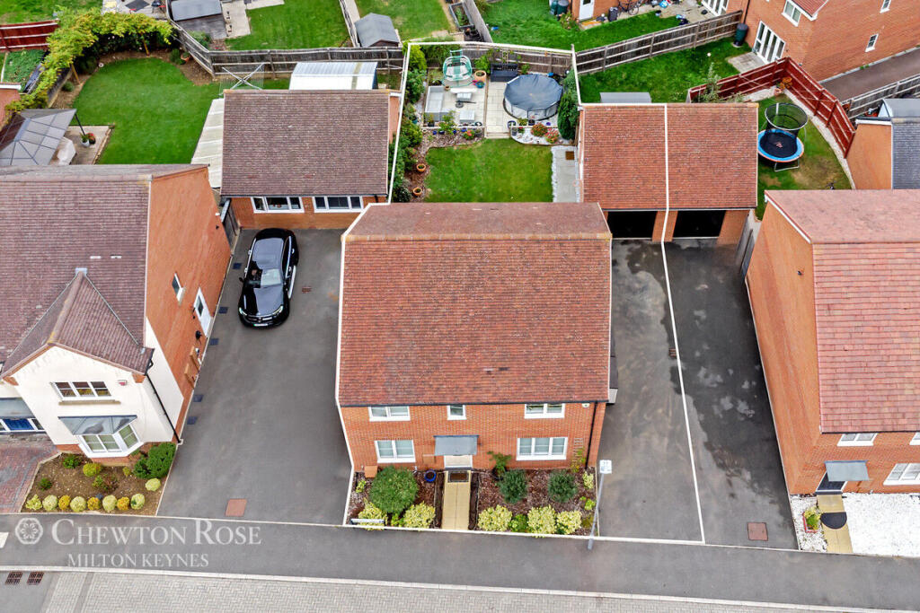 Calshot Drive, Kingsmead photo 3