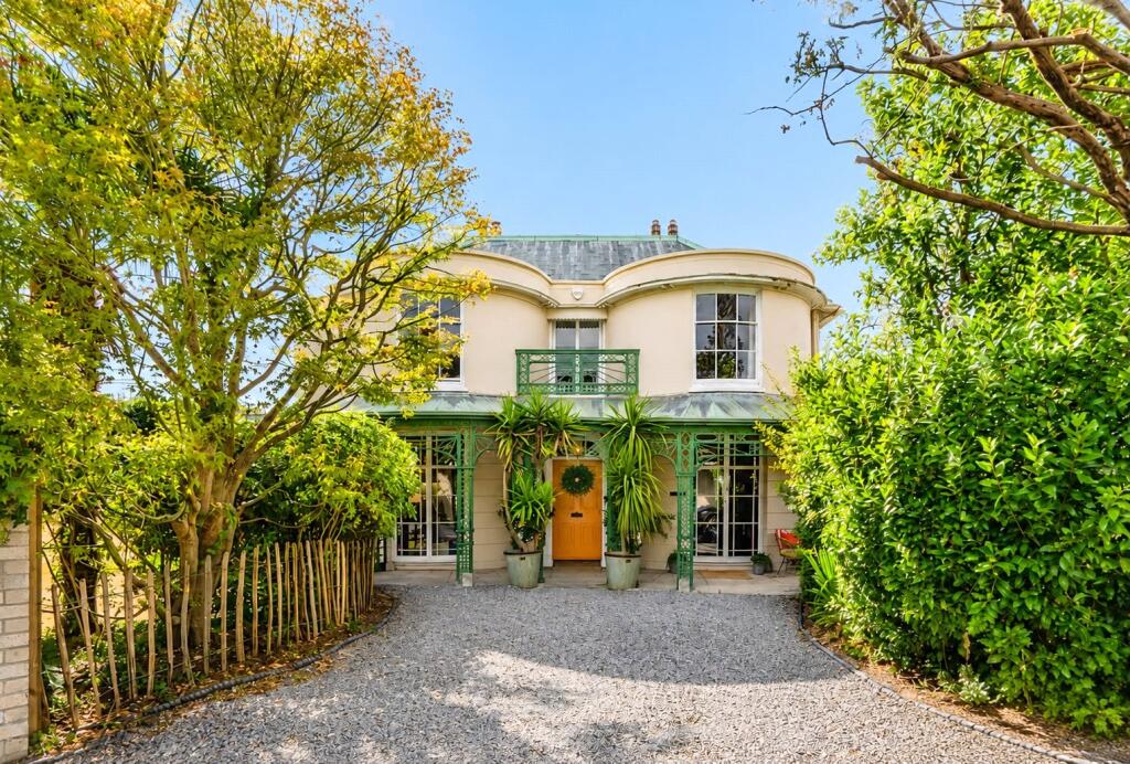 Main image of property: Kinnell Close, Emsworth, Hampshire, PO10