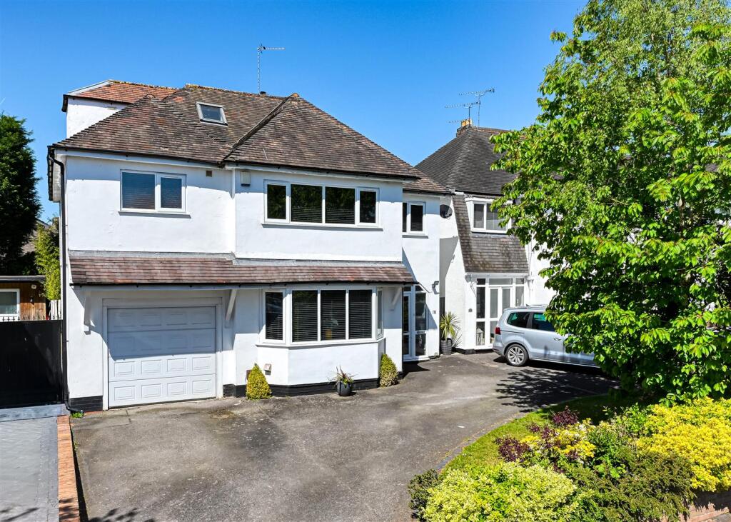 5-bed detached on 18 Uplands Avenue, Finchfield, Wolverhampton, WV3 8AA, £599,950
