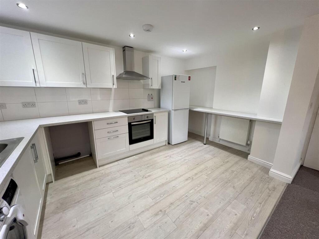 Apartment in Trafford, Greater Manchester - View 4