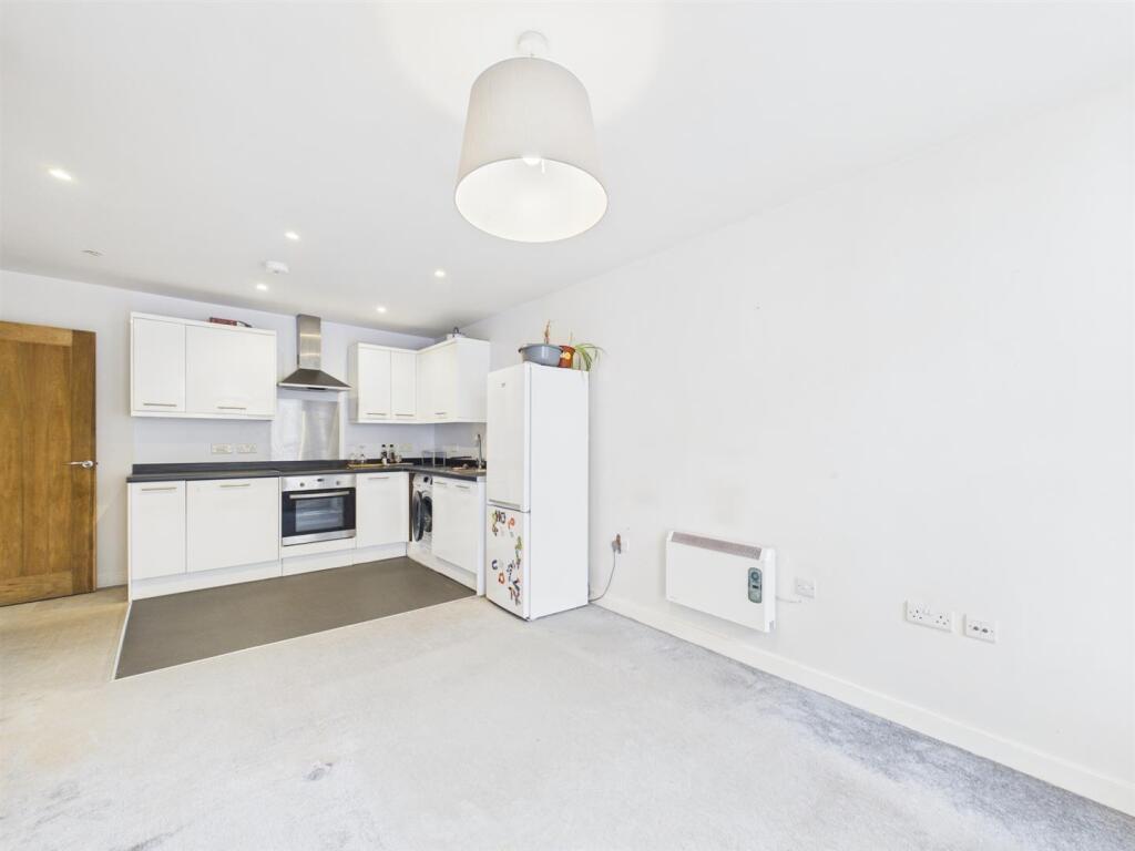 Apartment in Bristol - View 4