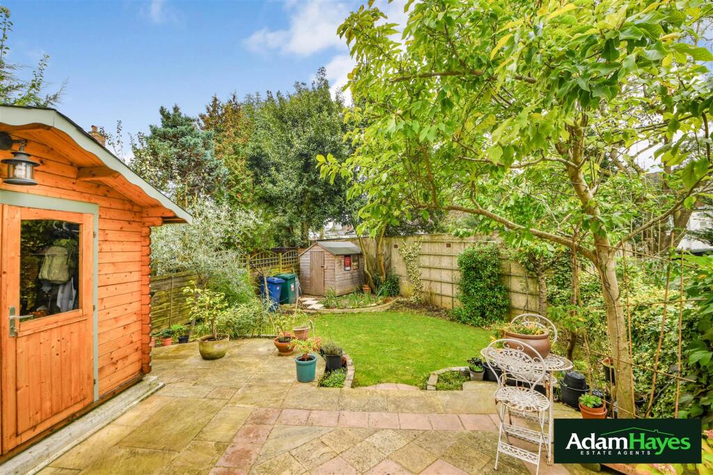 Apartment in London, West Finchley - View 5