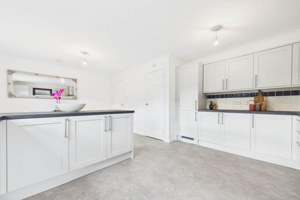 House in Motherwell, South Lanarkshire - More
