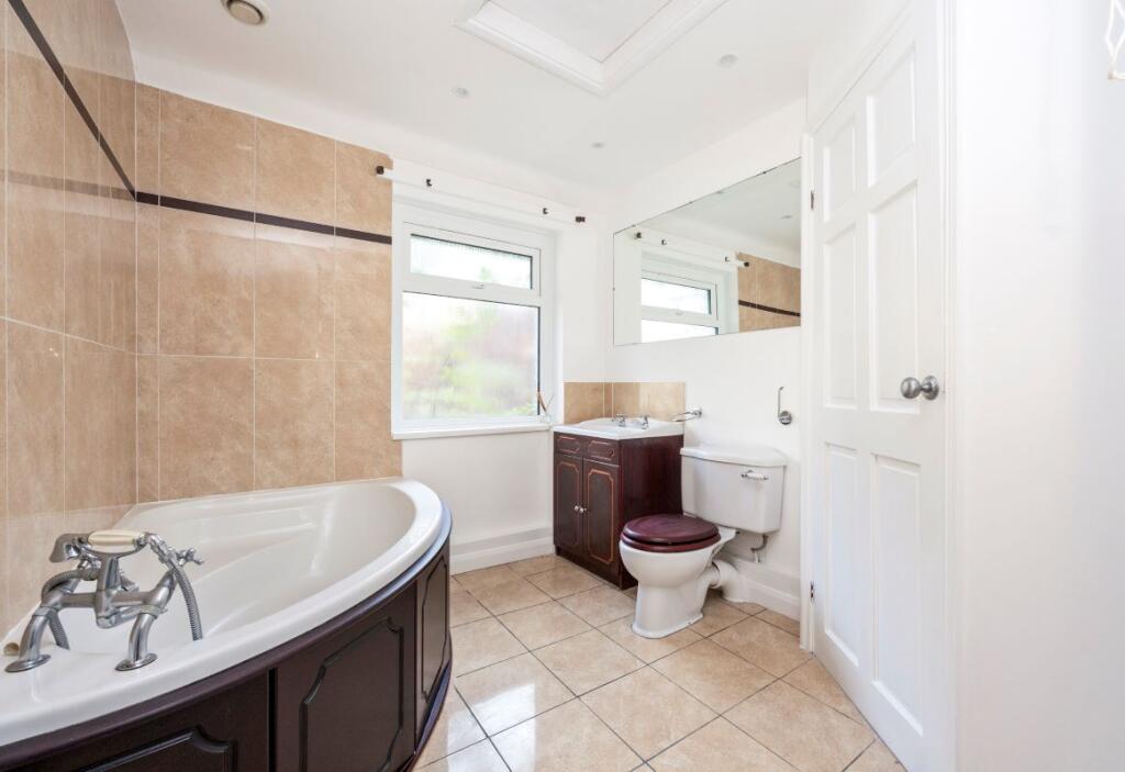 House in Redhill - View 5